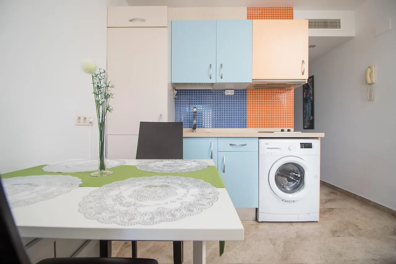 Cozy Apartment With Sea View - Malaga - 40 Sqm